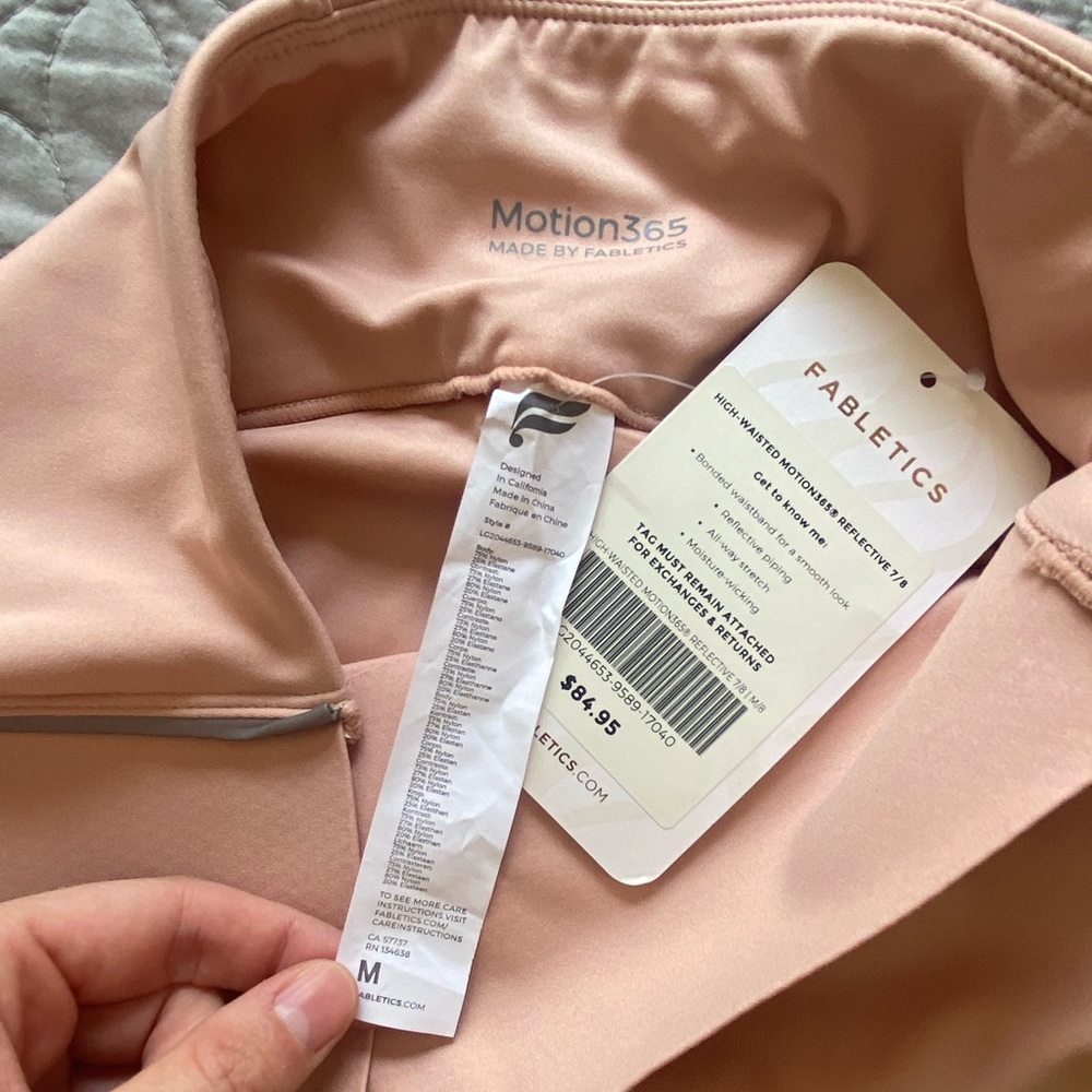 NWT Fabletics High Waisted Motion365 Reflective 7/8 Legging - Picture 4 of 4